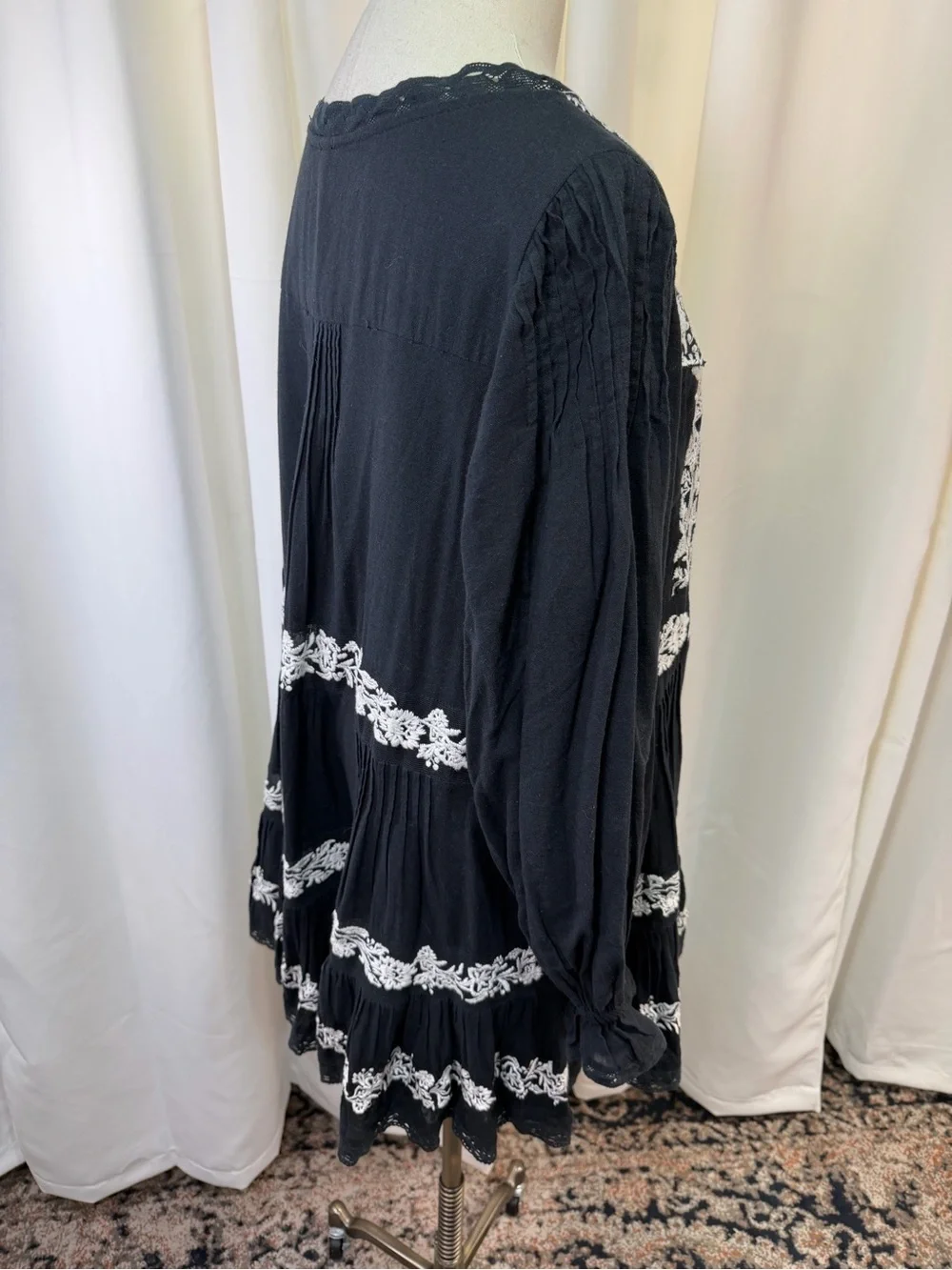 Anthropologie ‘Long-Sleeve Embroidered Pintuck Swing Mini Dress’ in Black Sz 1X